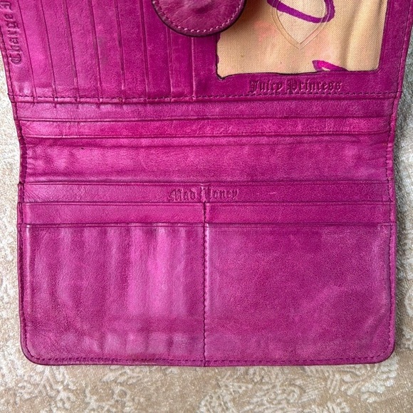 Vintage Juicy Couture Genuine Leather Magenta Bifold Snap Close Wallet w/ Locket - Picture 10 of 16